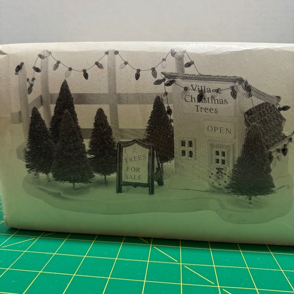 Department 56 The Original Snow Village Tree Lot - Picture 2 of 5